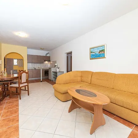 Sea View Sirena شقة